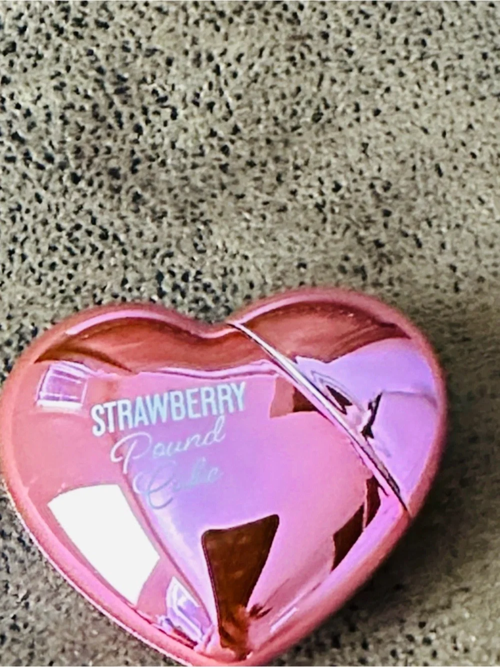 Bath & Body Works Strawberry Pound Cake Heart Lip Gloss - Pink